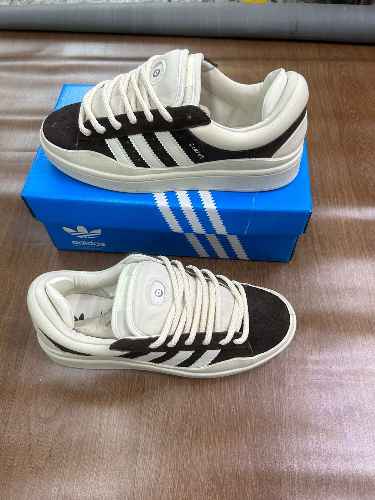 Adidas Campus 00s x BAD BUNNY - Marrón y Beige