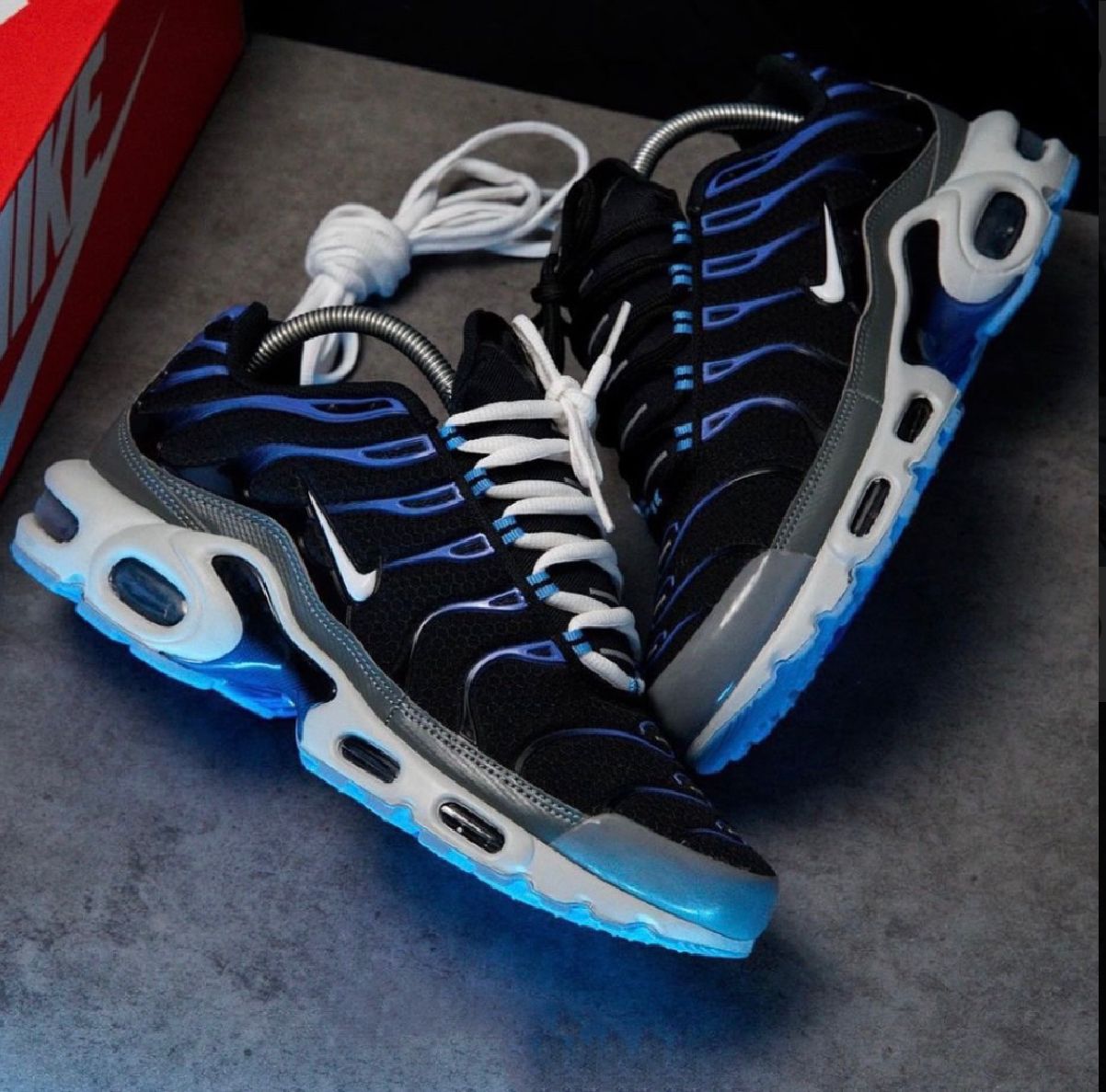 Nike Air Max Plus TN - Negras y Azules