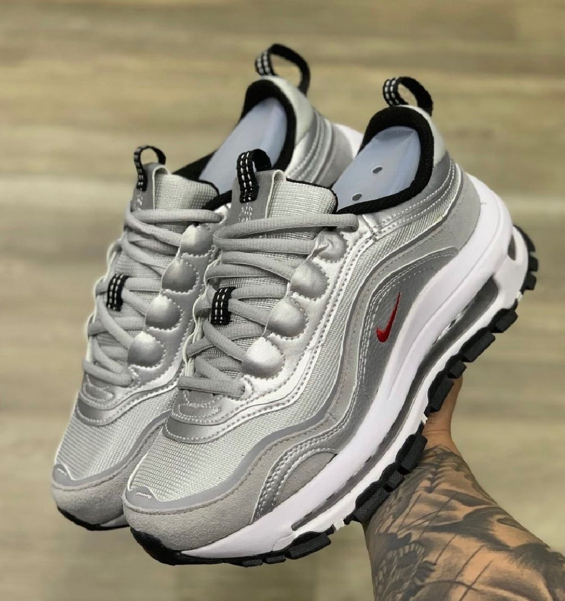 Nike Air Max Futura - Gris y Rojo