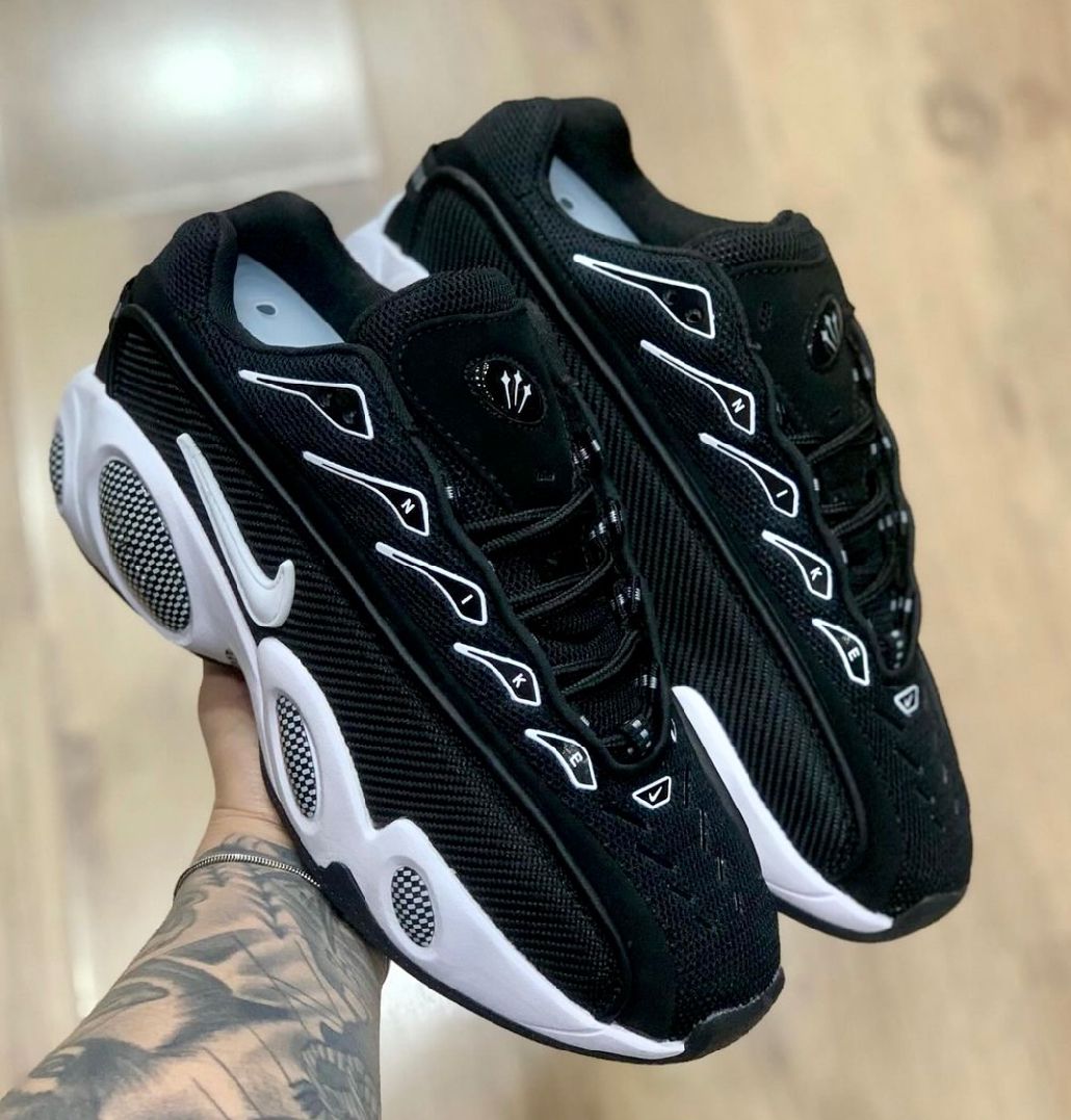 Nike Nocta Glide - Negro y Blanco