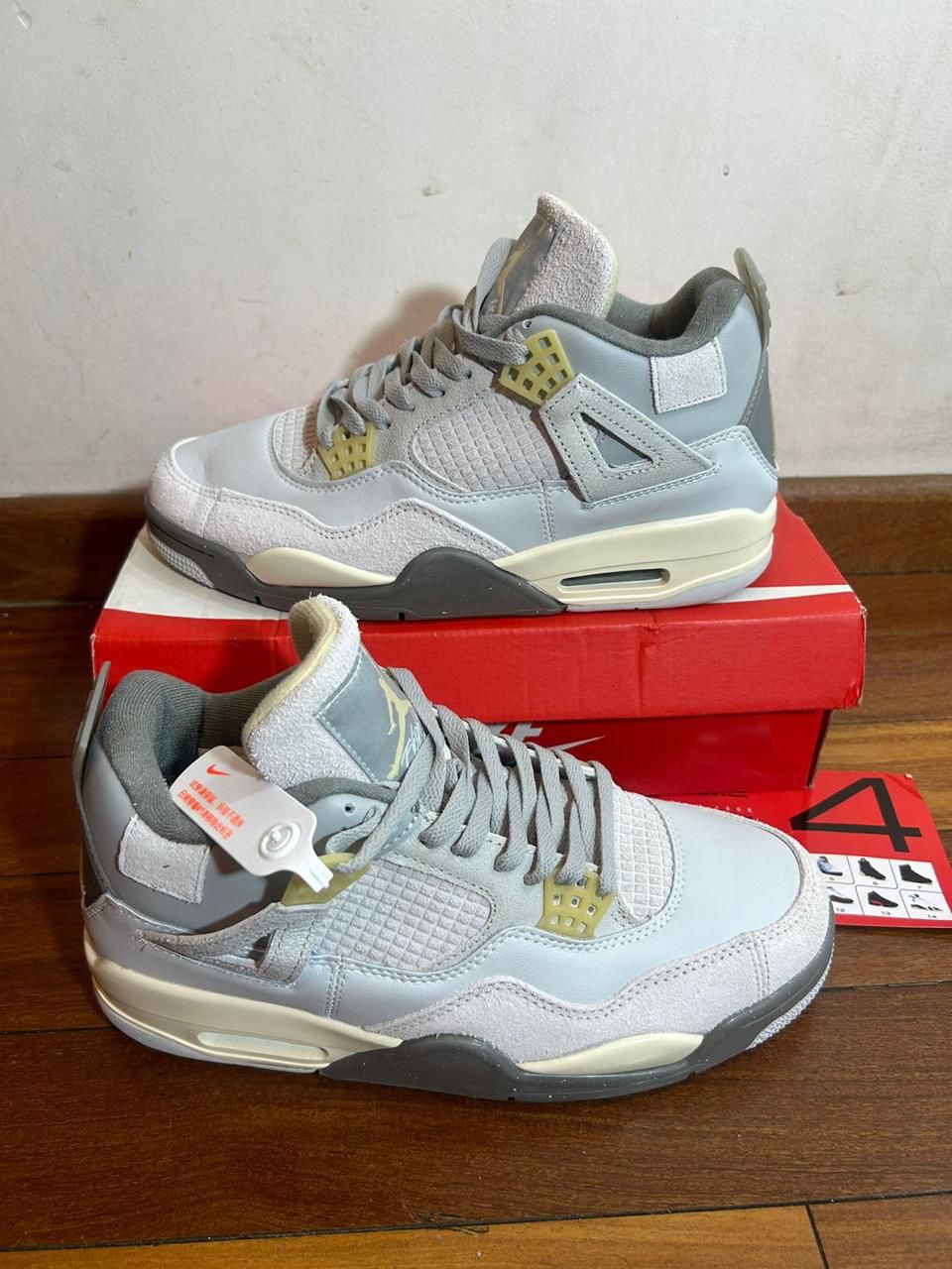 Nike Air Jordan 4 Retro - Gris