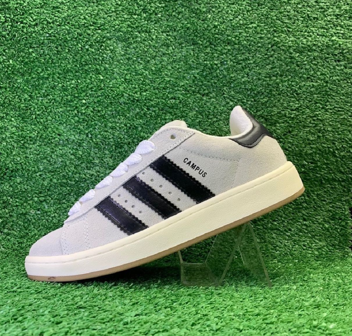 Adidas Campus 00s - Beige y Negro