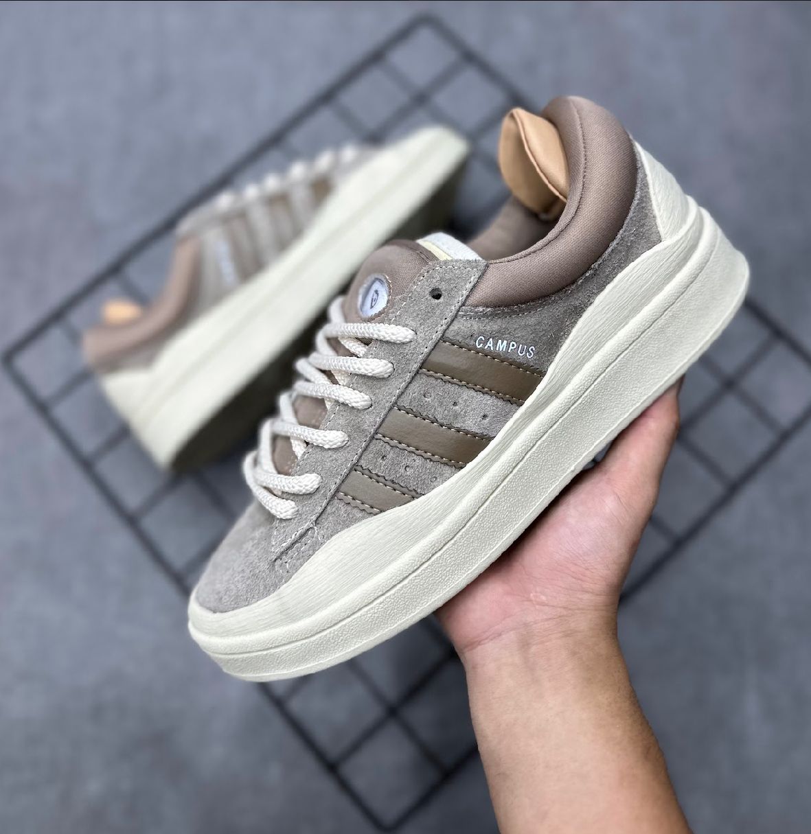 Adidas Campus 00s x BAD BUNNY - Marrón claro
