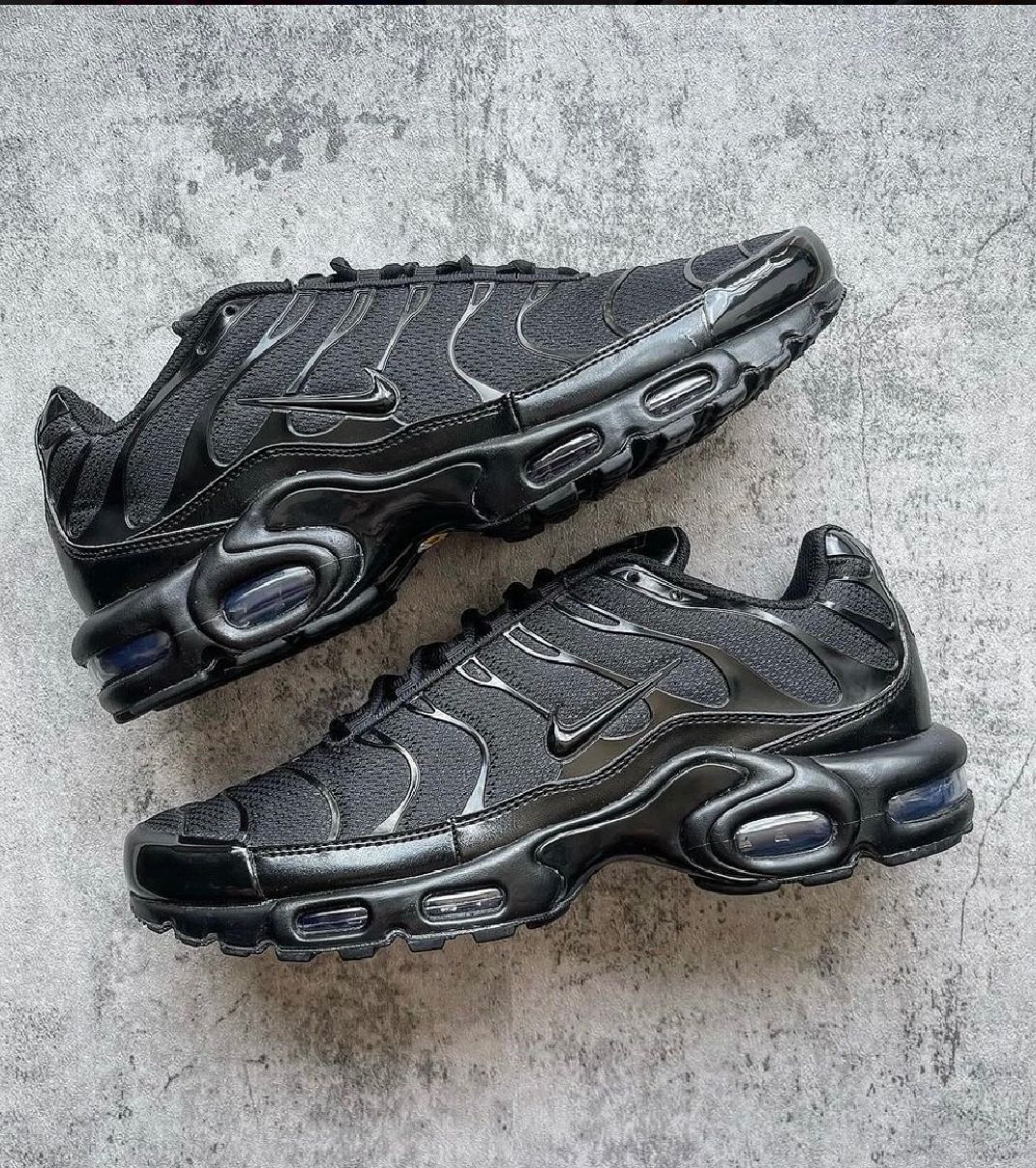 Nike Air Max Plus TN - Negras