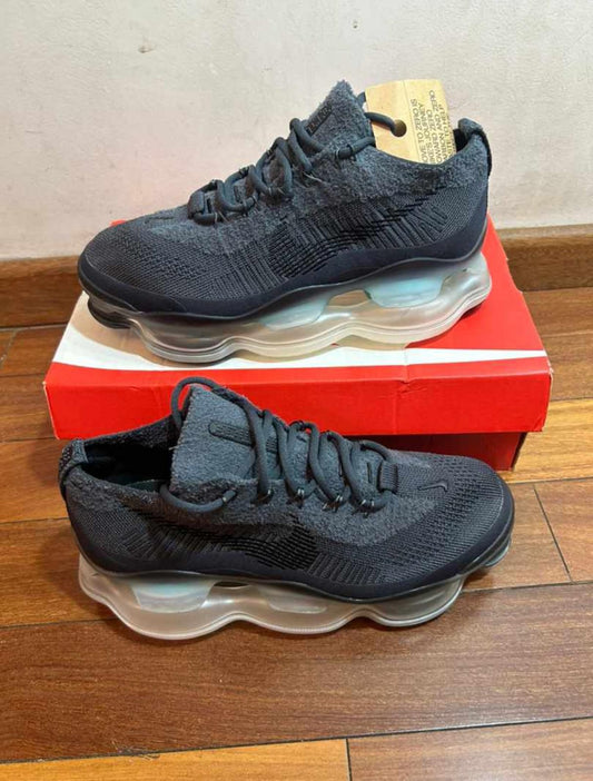 Nike Air Max Scorpion - Negro y Gris