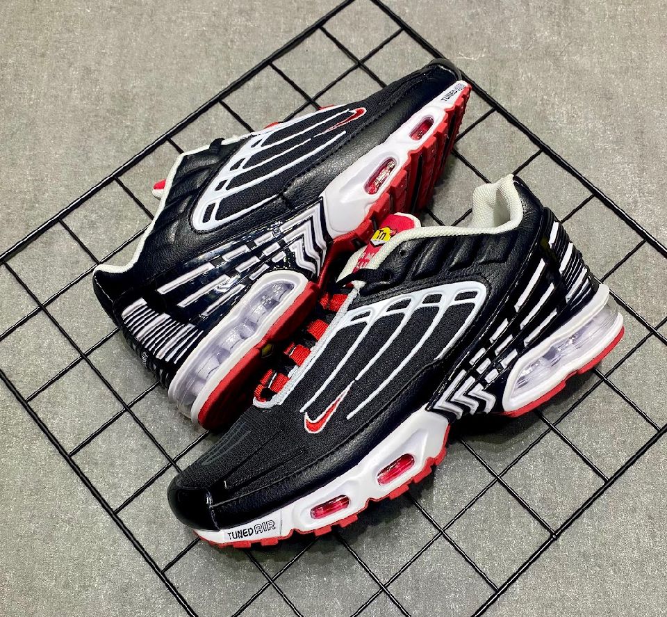 Nike Air Max Plus TN3 - Negras con Rojo