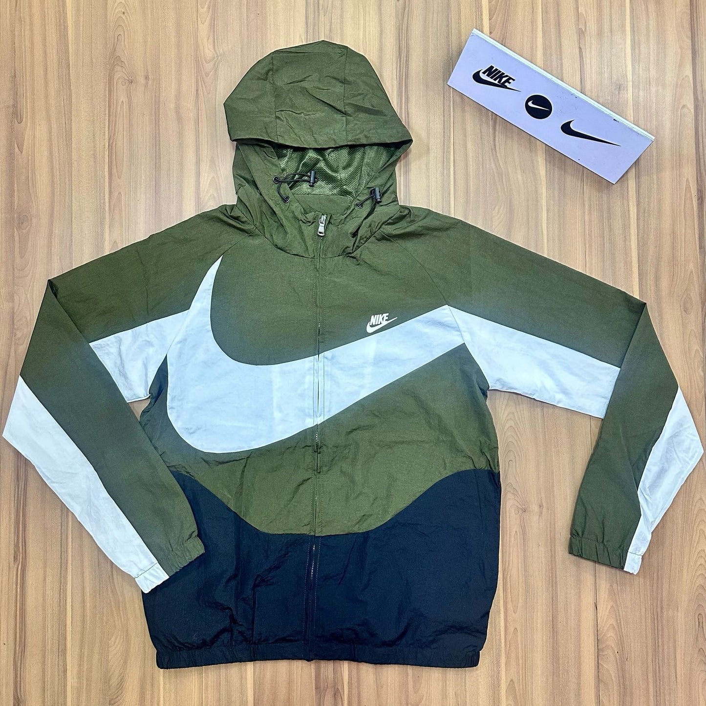 Rompevientos Nike BIG LOGO - Varios Colores