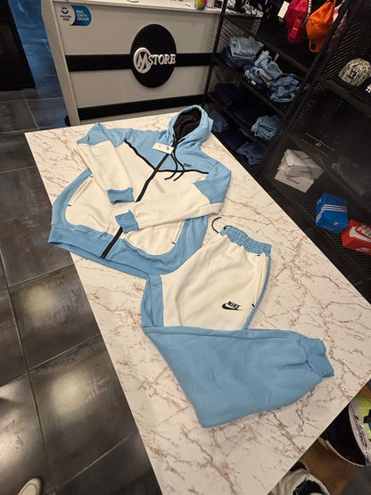 Conjunto NIKE Tech - Varios Colores