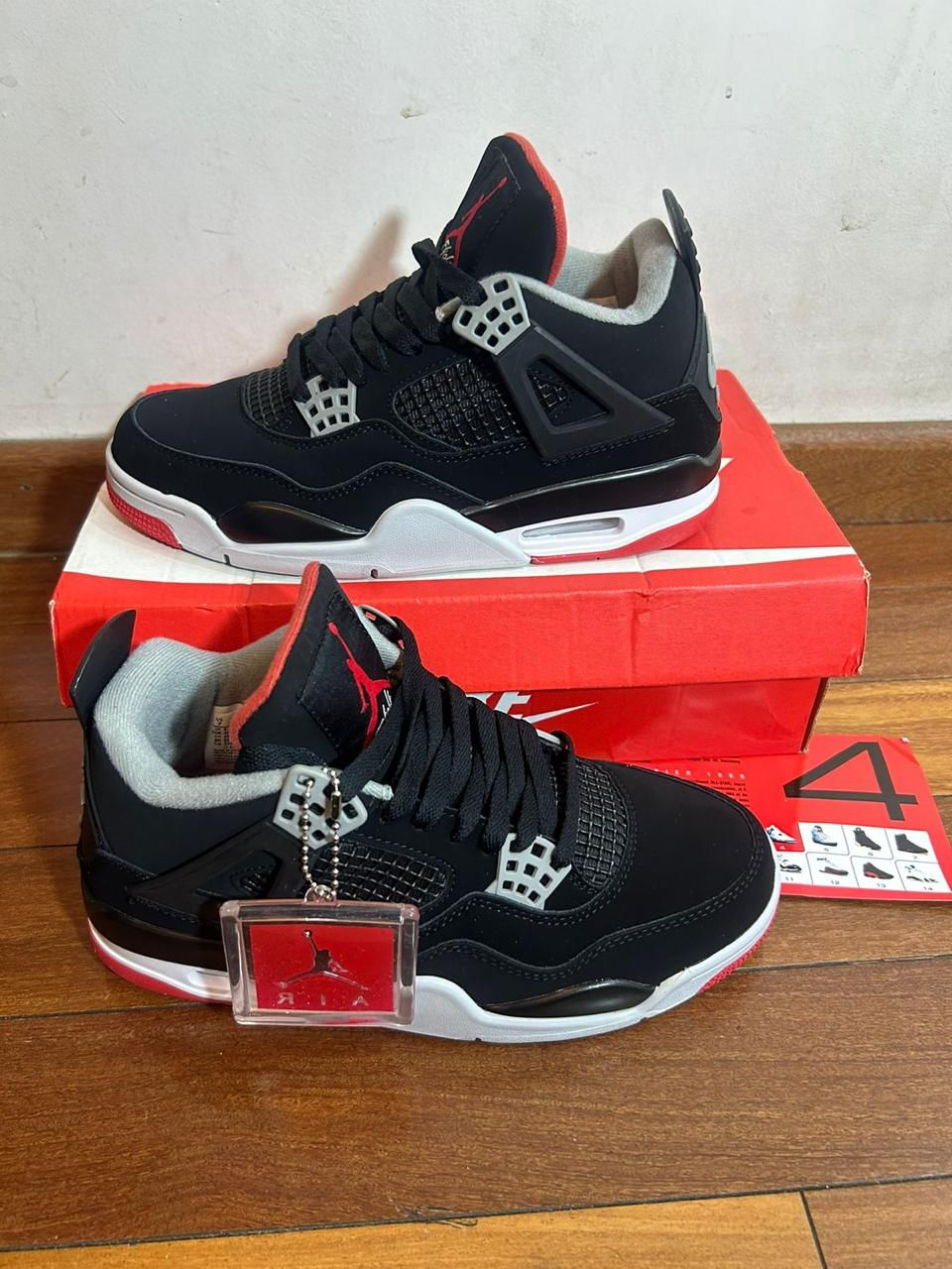 Nike Air Jordan 4 Retro - Bred