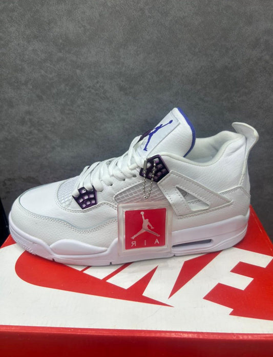 Nike Air Jordan 4 Retro - Blanco y Violeta